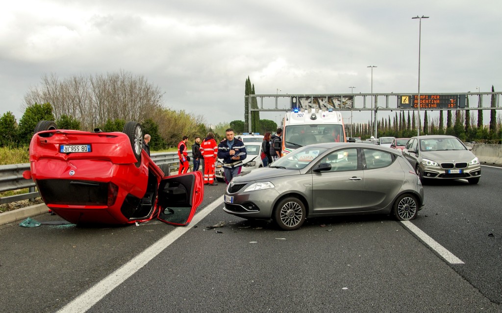 car-accident-2165210_1920